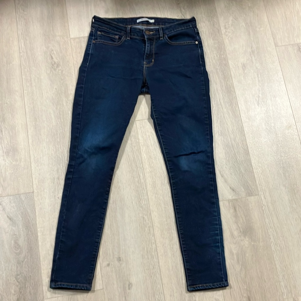 Levi’s , women’s 28 , 711 skinny , stretch jeans